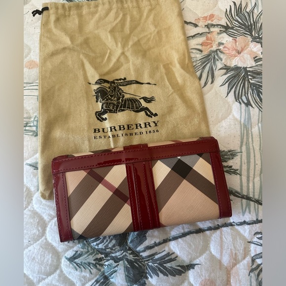 Burberry Full Size Fuchsia Wallet - Picture 7 of 8